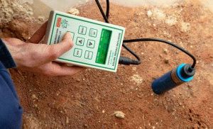 Измерение влажности почвы