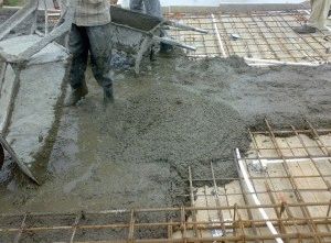 Заливка бетоном фундамента