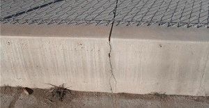 Трещина на бетонном основании